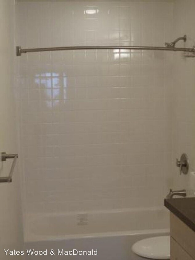 Building Photo - 1 br, 1 bath Apartment - 2349 Yale Ave. E.