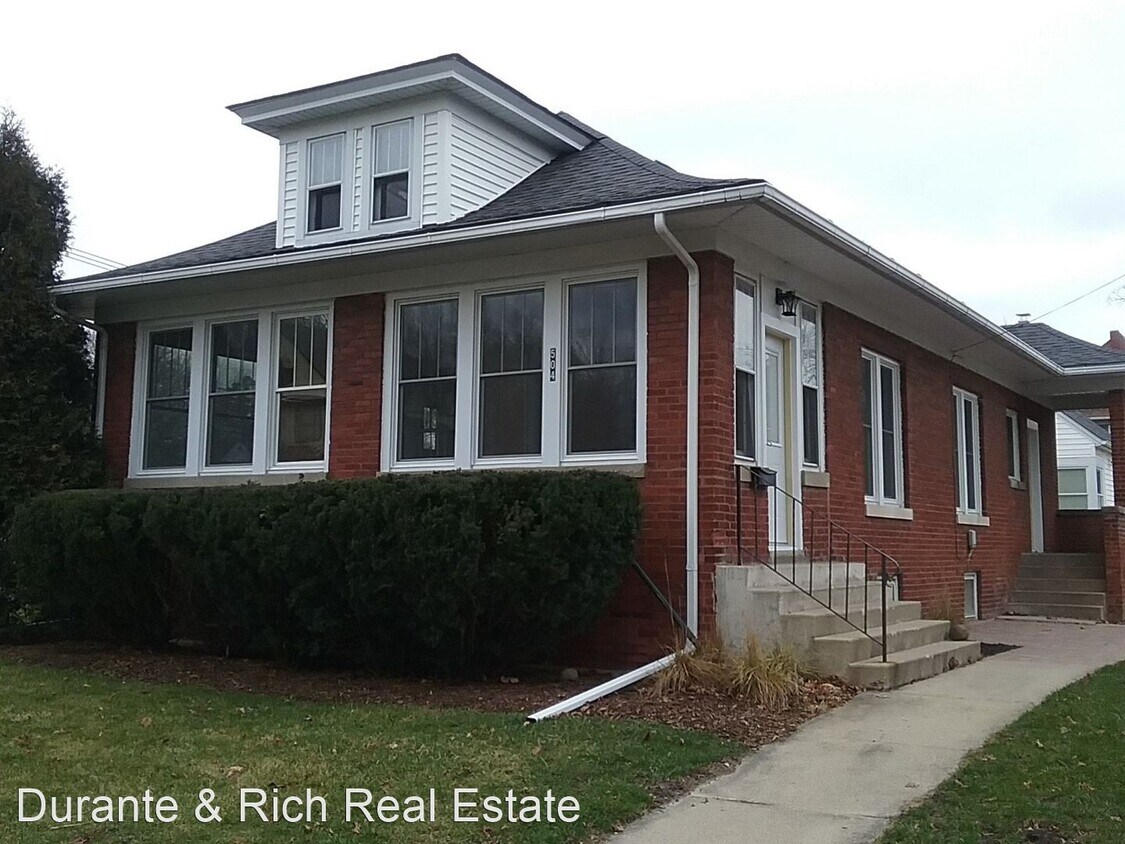 Foto principal - 3 br, 2 bath House - 504 West Jackson Street