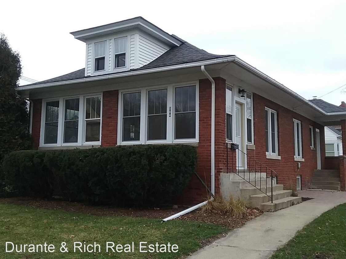 Primary Photo - 3 br, 2 bath House - 504 West Jackson Street