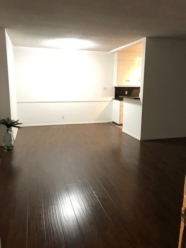 Foto del edificio - 148 S Hayworth Ave