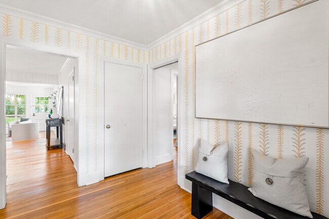 Foto del edificio - 5162 Lincrest Pl