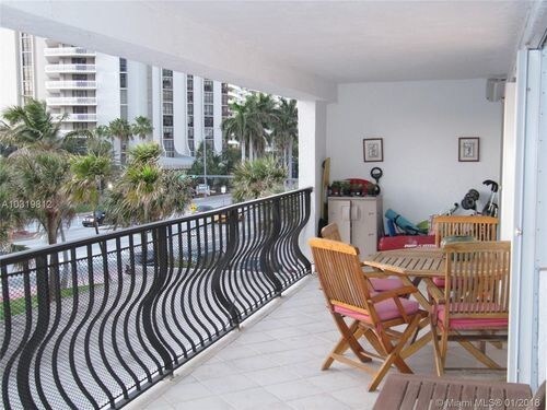 Building Photo - 5415 Collins Ave