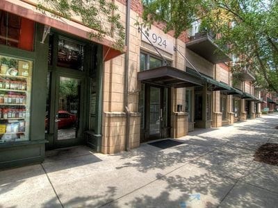 Building entrance - 924 Garrett St