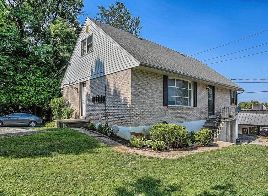 Building Photo - 564 Walton Ave