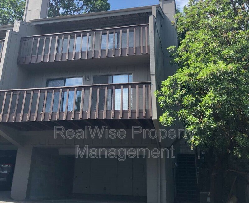 325 Ravenwood Pl, Ashland, OR 97520 Condo for Rent in Ashland, OR