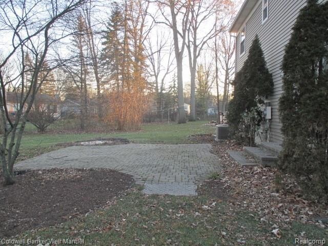 Building Photo - 4474 Holly Dr
