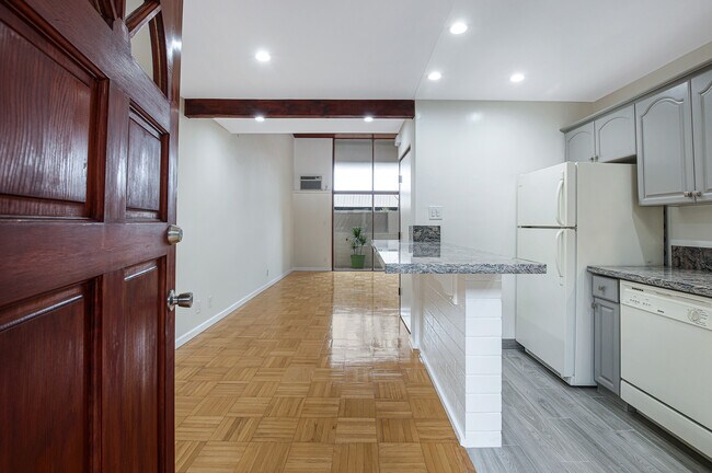 Rear Entrance & Kitchen, w/View to Living Room - 279 S Church Ln