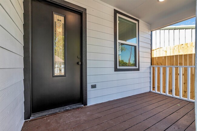 Foto del edificio - 3440 Bremond St