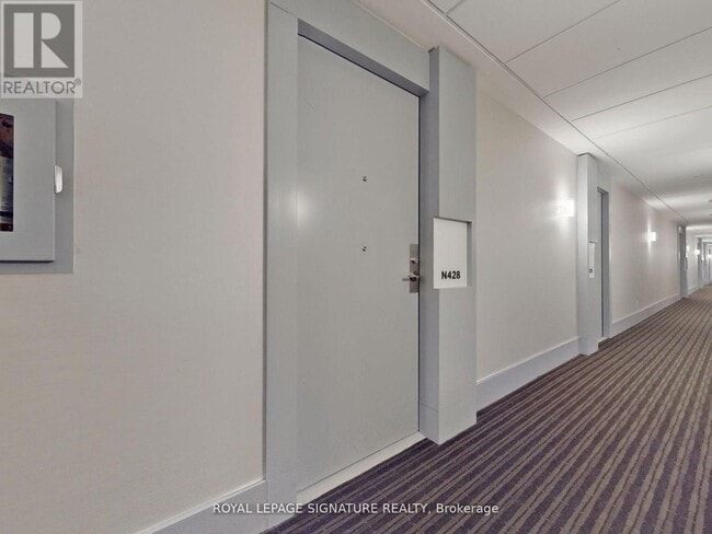 Building Photo - 455 Front St E