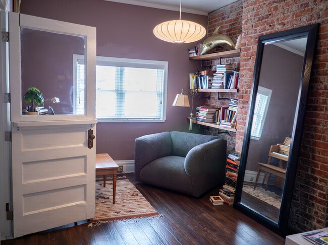 Building Photo - 276 46th St