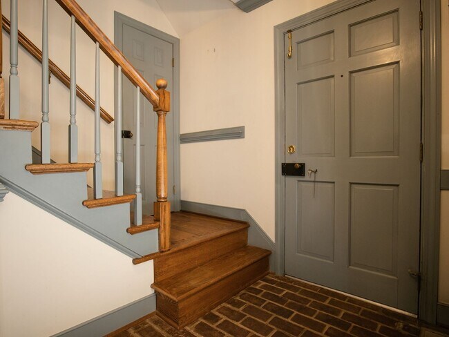 Building Photo - Beautiful home for rent minutes from the J...