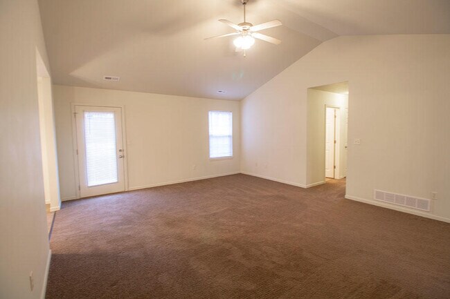 Foto del edificio - 1424 Bodie Dr