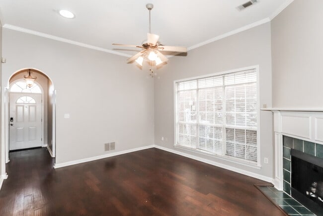 Building Photo - 622 W Ashley Glen Cir
