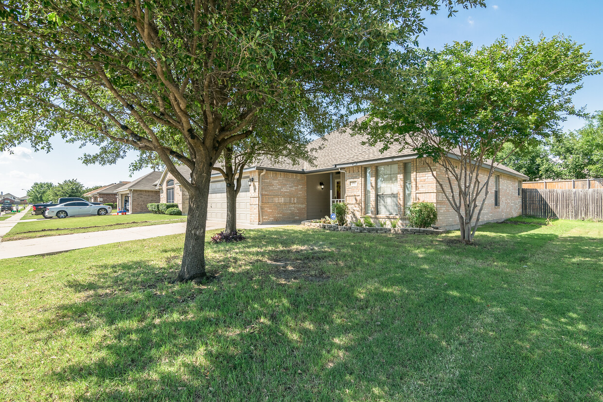 Front of Home - 956 Carlin Ln