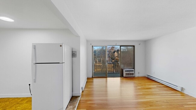 Building Photo - 175 W Wyoming Ave