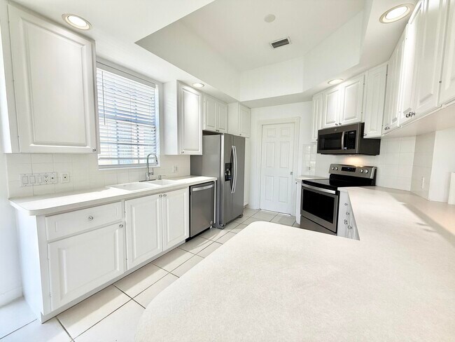 Building Photo - 8311 Dominica Pl