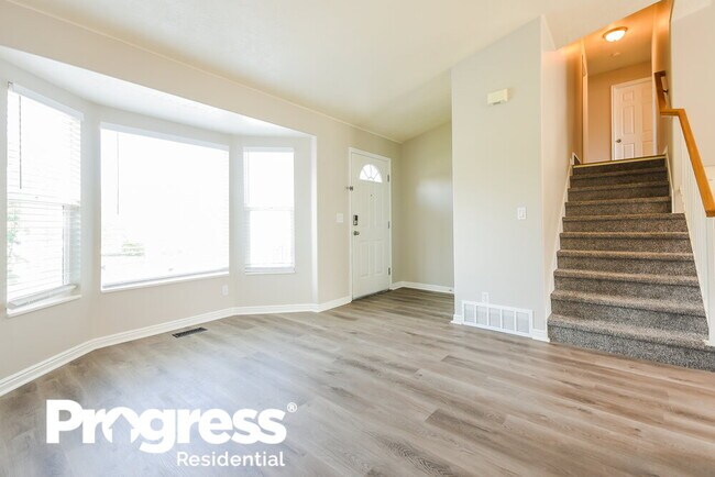 Building Photo - 5463 Ridge Hollow Way