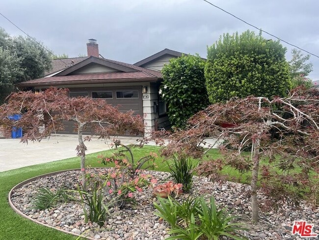 Photo - 1019 Camino Real House