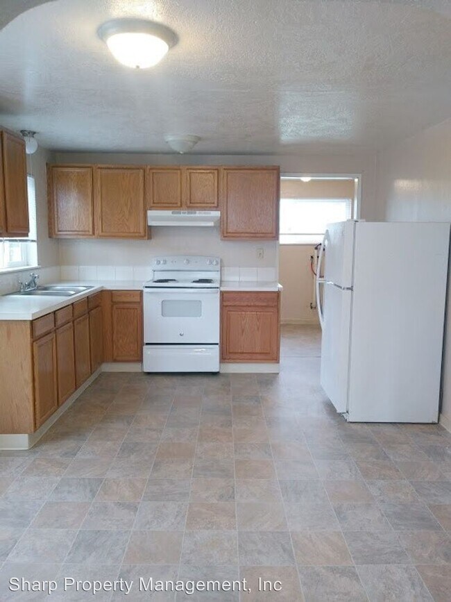 Building Photo - 3 br, 1 bath House - 249 23rd Ave