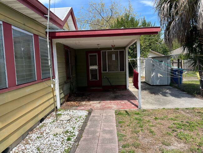 Foto del edificio - ** AS IS CONDITION** 2 Bedroom 2 bath on a...