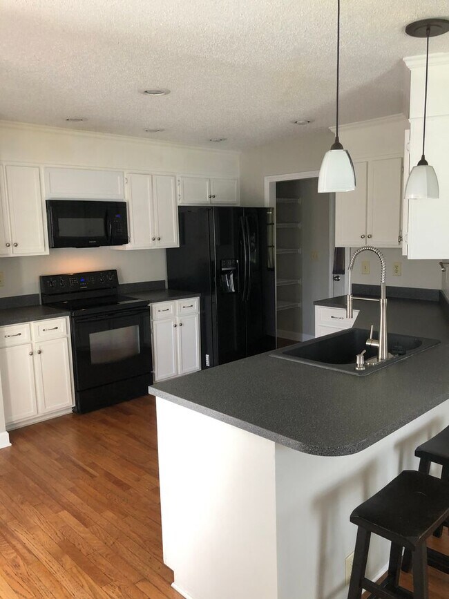 Building Photo - Lovely 3 Bed 2 Bath Ranch Home in Monroe!