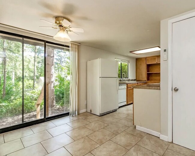 Building Photo - Spacious 2 Bedroom in Gig Harbor