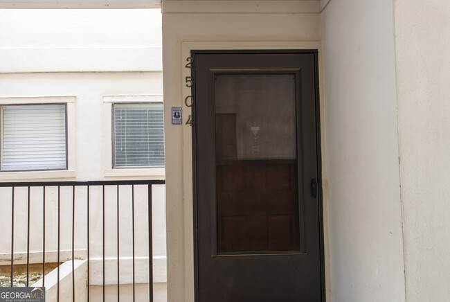 Building Photo - 2504 Huntingdon Chase