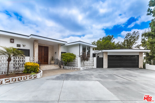 Building Photo - 1810 Loma Vista Dr