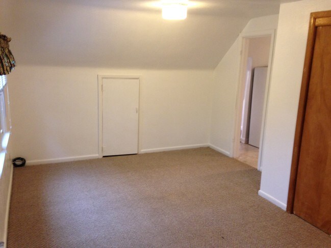 living room - 827 10th Ave NW