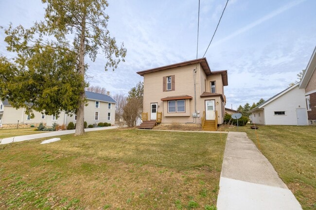 Building Photo - 138/140 Martin St