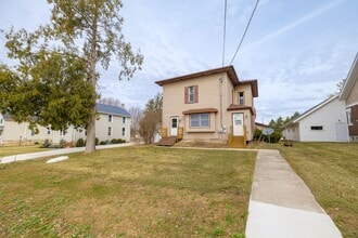 Building Photo - 138 Martin St