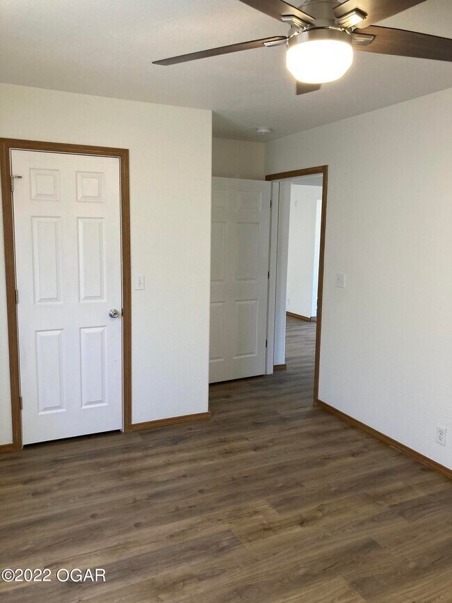 Building Photo - 2674 S Meadow Ln