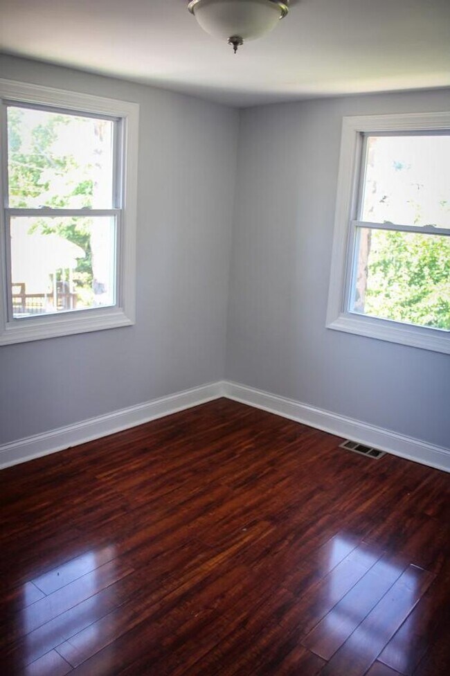 Foto del edificio - Stunning 3-Bedroom Home with Modern Amenit...