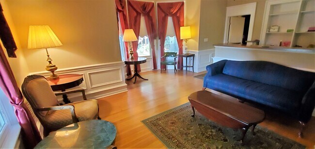 Salón - 520 Madison Ave