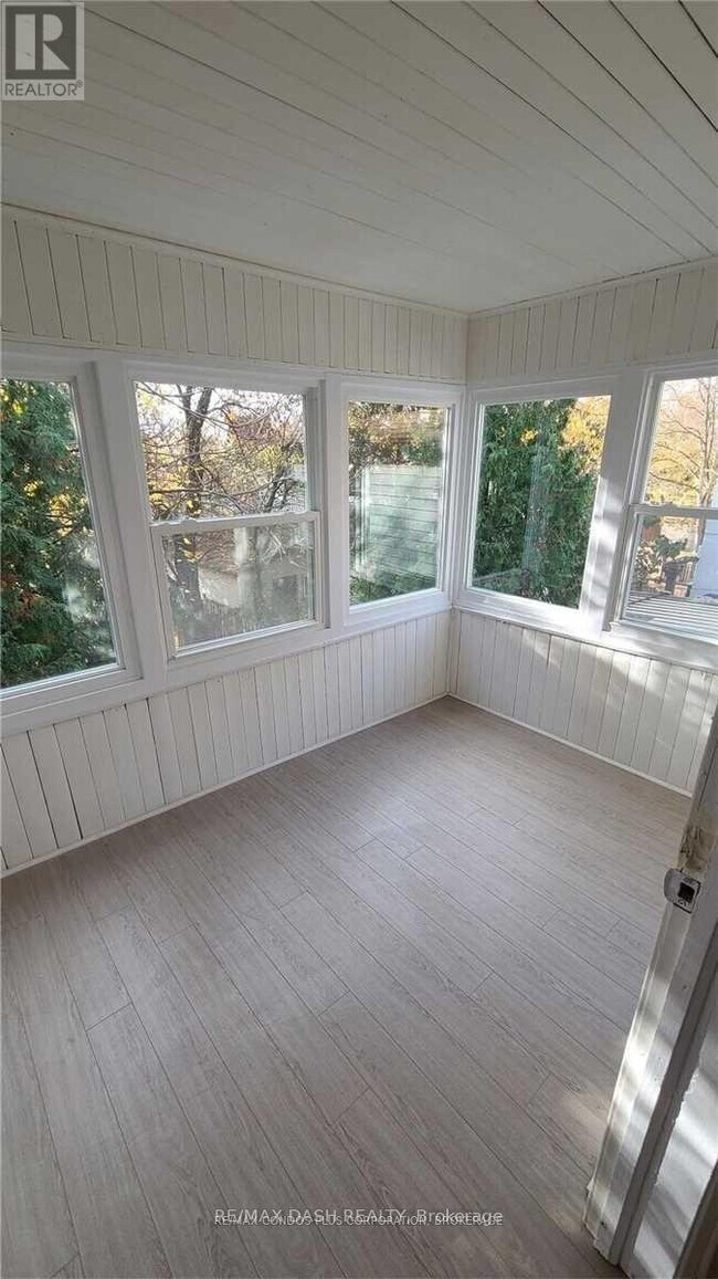 Photo du bâtiment - 13 Hocken Ave