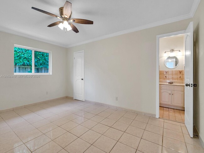 Building Photo - 1430 SW 102nd Ct