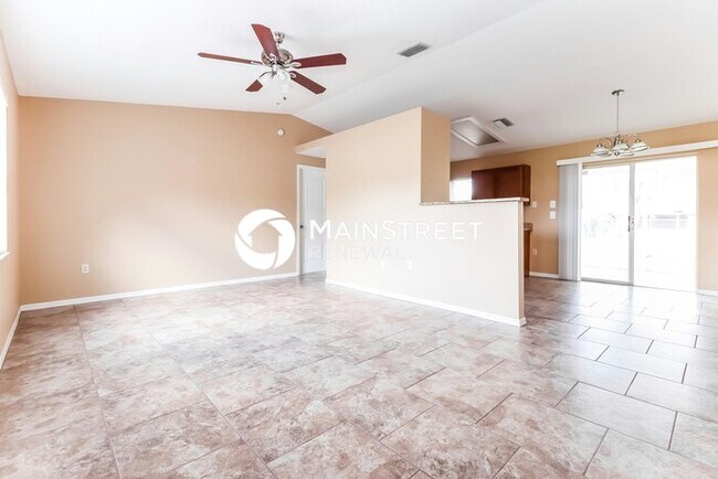 Foto del edificio - 3 Bedroom Pet-Friendly Home in Spring Hill, FL with Main Street Renewal