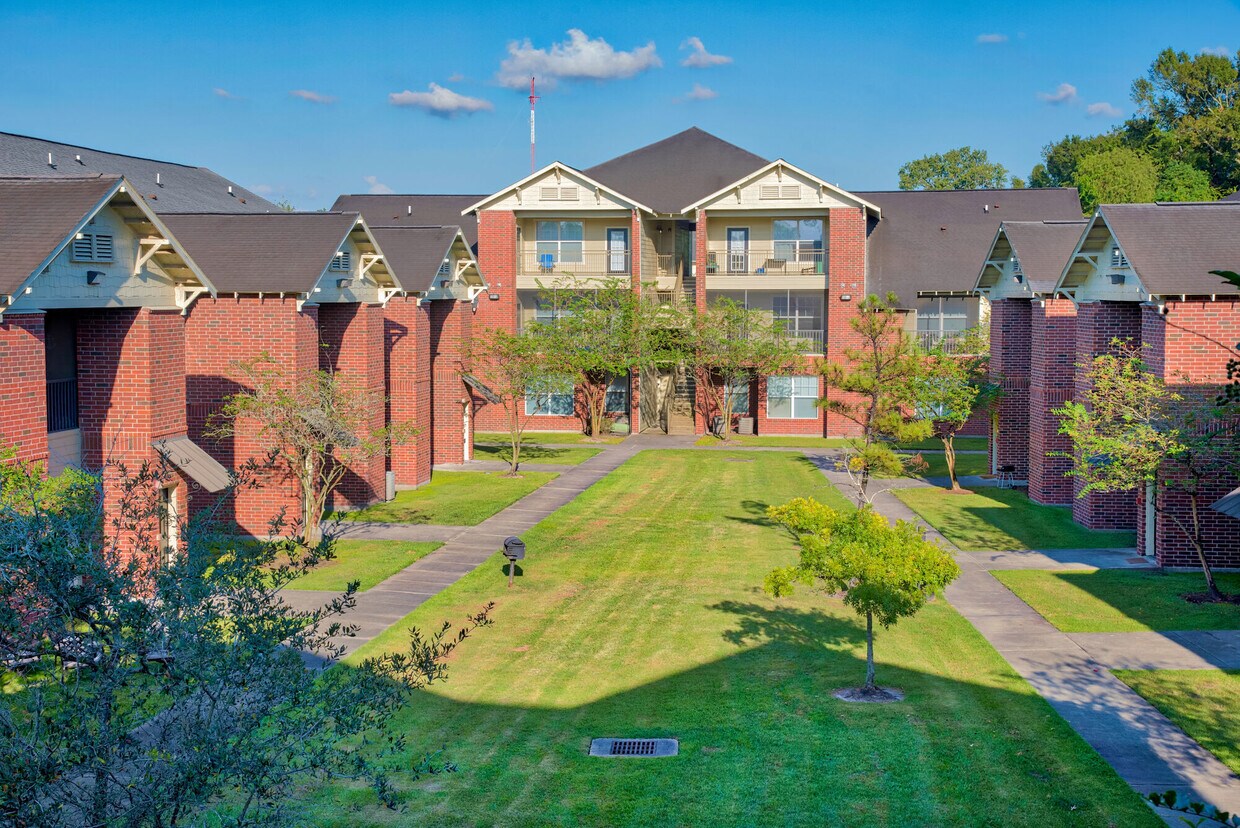 Landing at Bayou Cane Apartments in Houma, LA