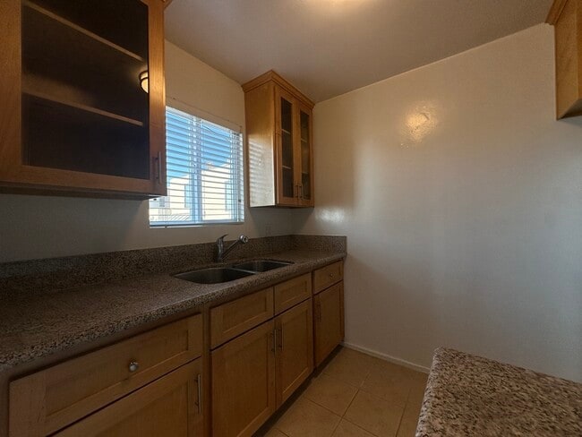 Building Photo - 21 Thornton Ave