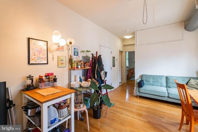 Building Photo - 4813 Walton Ave