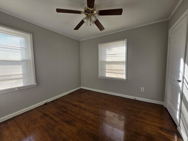 Foto del edificio - 964 Elizabeth Ln