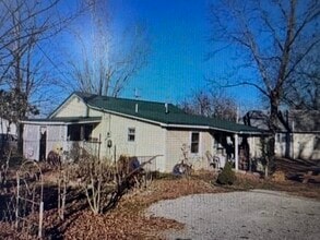 Building Photo - 202 E South St