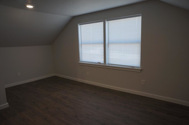 Building Photo - 2461 Snyder Ave