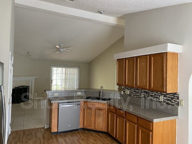 Foto del edificio - 7751 Fawn Lake Dr S