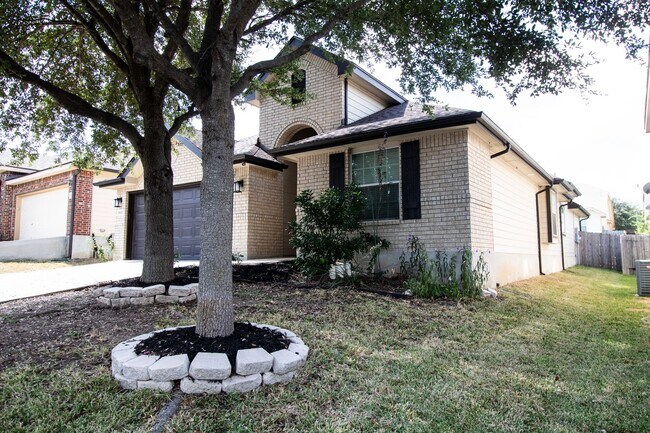 Foto del edificio - Welcome to this charming 3-bedroom, 2-bath...