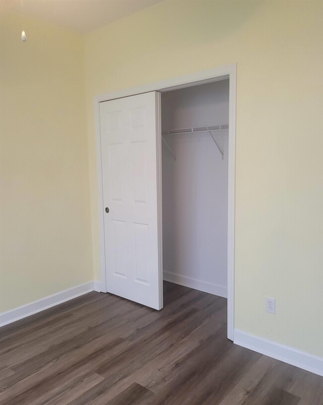 Foto del edificio - 4105 Raleigh Way