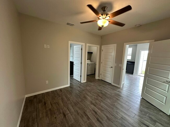 Building Photo - 1308 Quitaca Dr