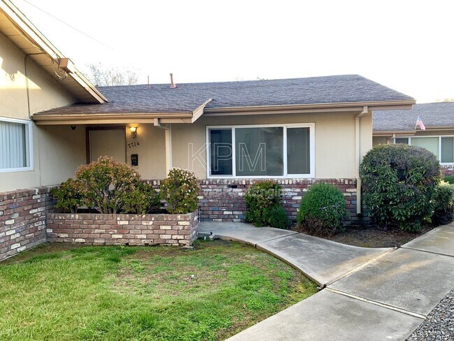 Foto del edificio - 7714 Brentwood Dr