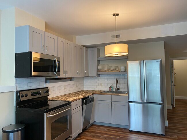 Foto del edificio - 1458 Avon St