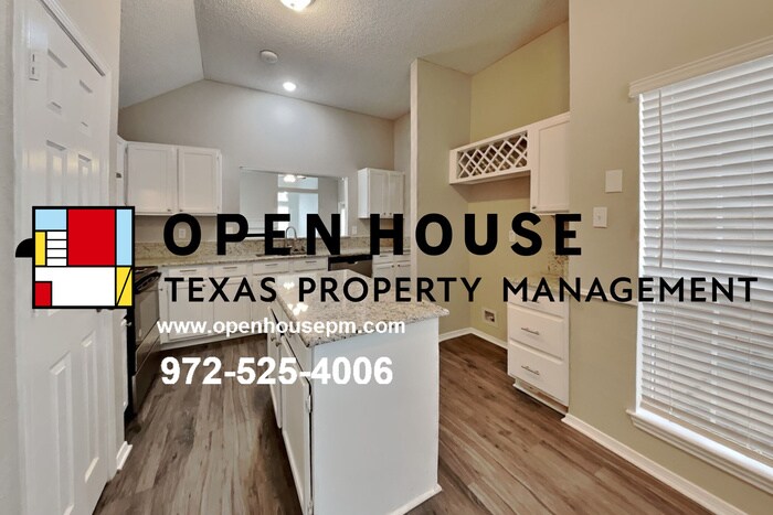 Primary Photo - 2741 Salado Trail, Fort Worth